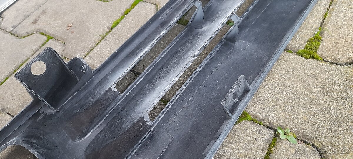 Ford Sierra - přední maska - 2