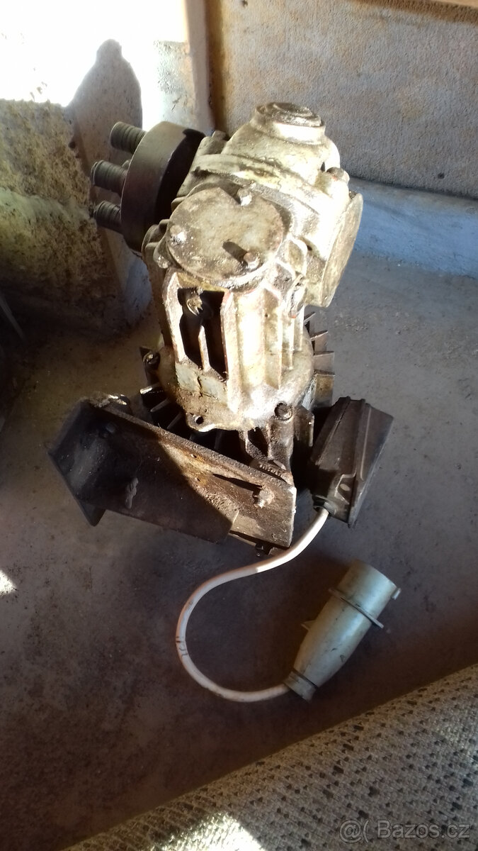 Elektromotor s převodovkou - 2