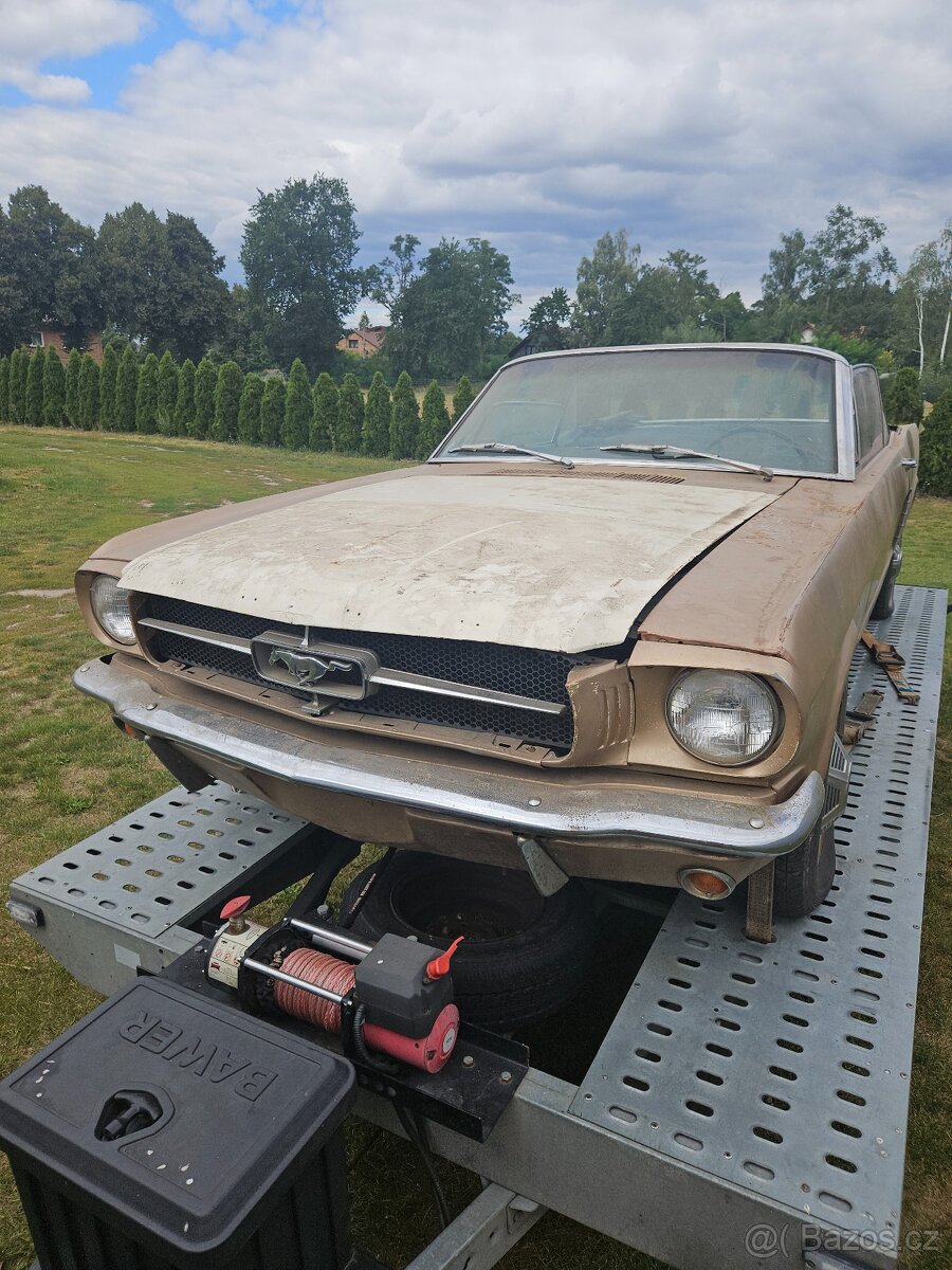 Ford Mustang V8 Cabriolet - 2