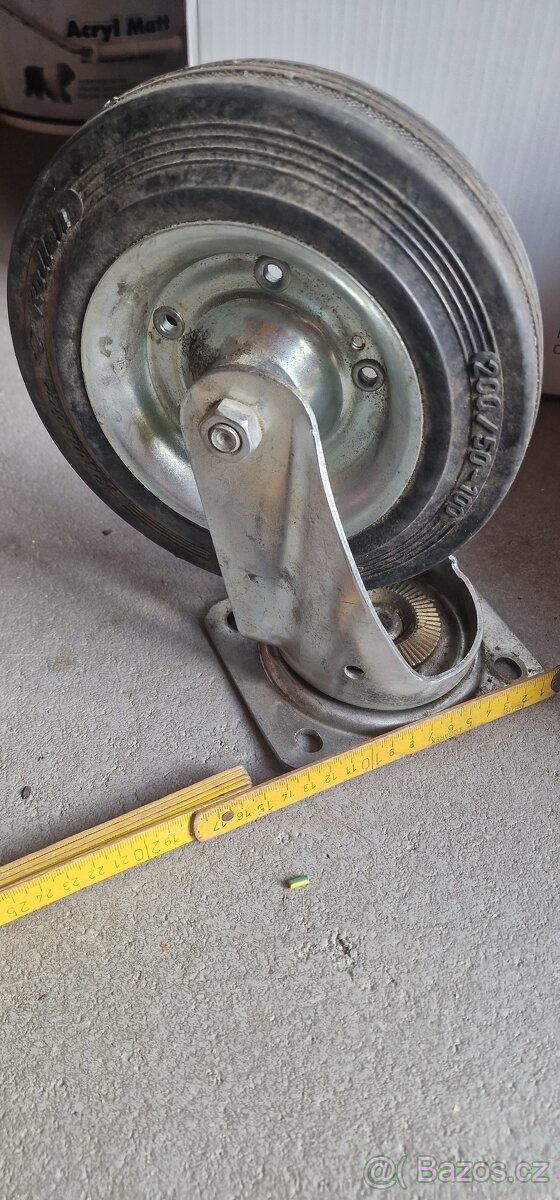 Prodej pojezdového kolečka na bránu - 2