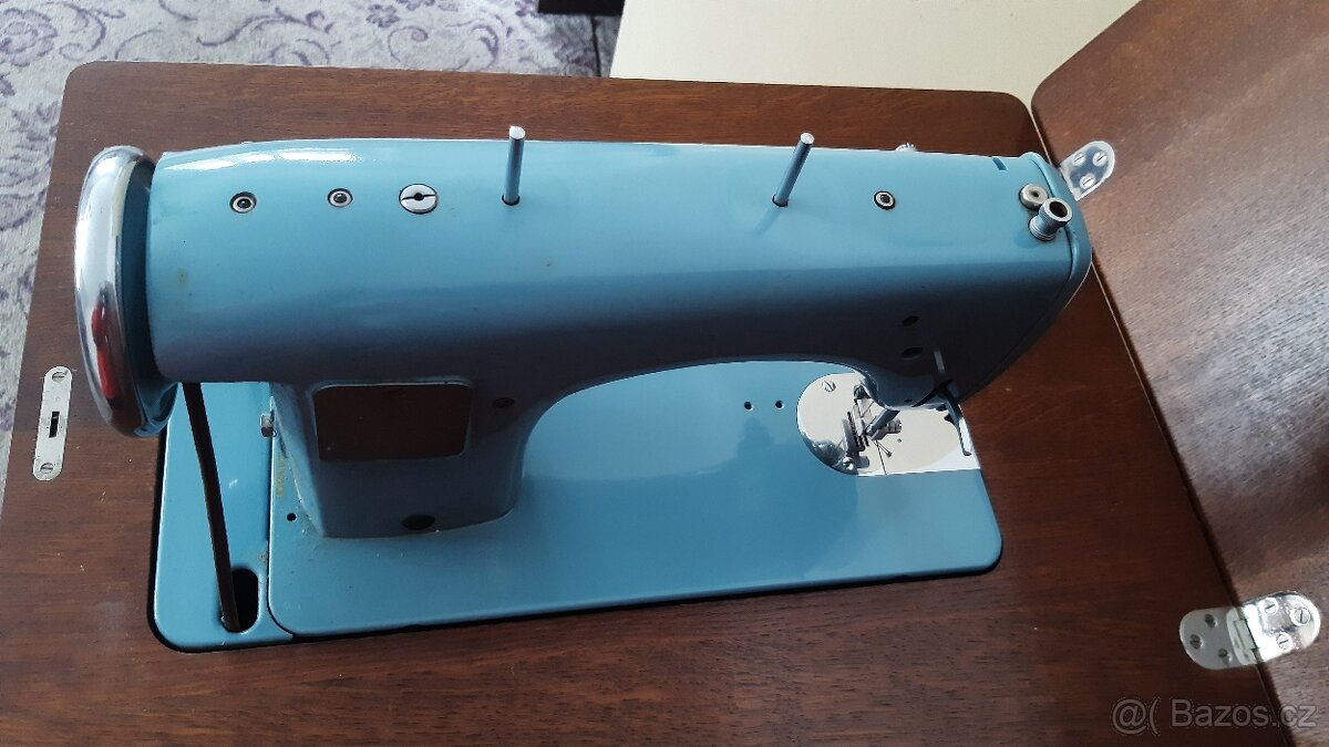 Skříňkový šicí stroj - 2