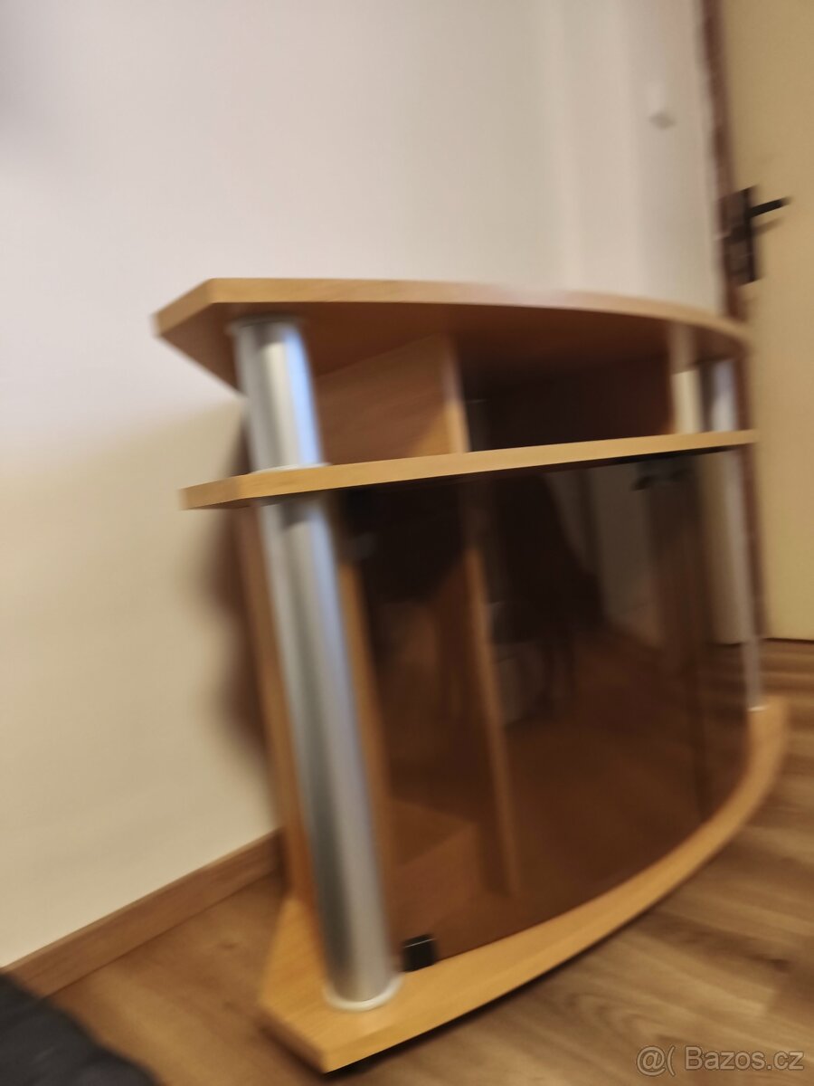 Stolek pod televizi - 2