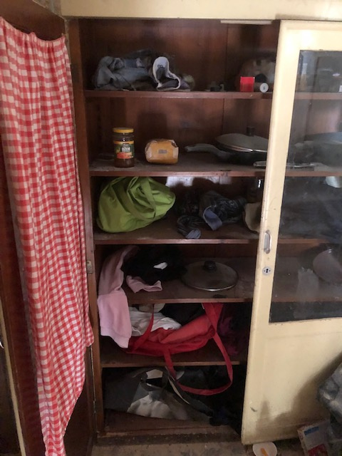 Starožitná skříň dřevěná prosklená - 2