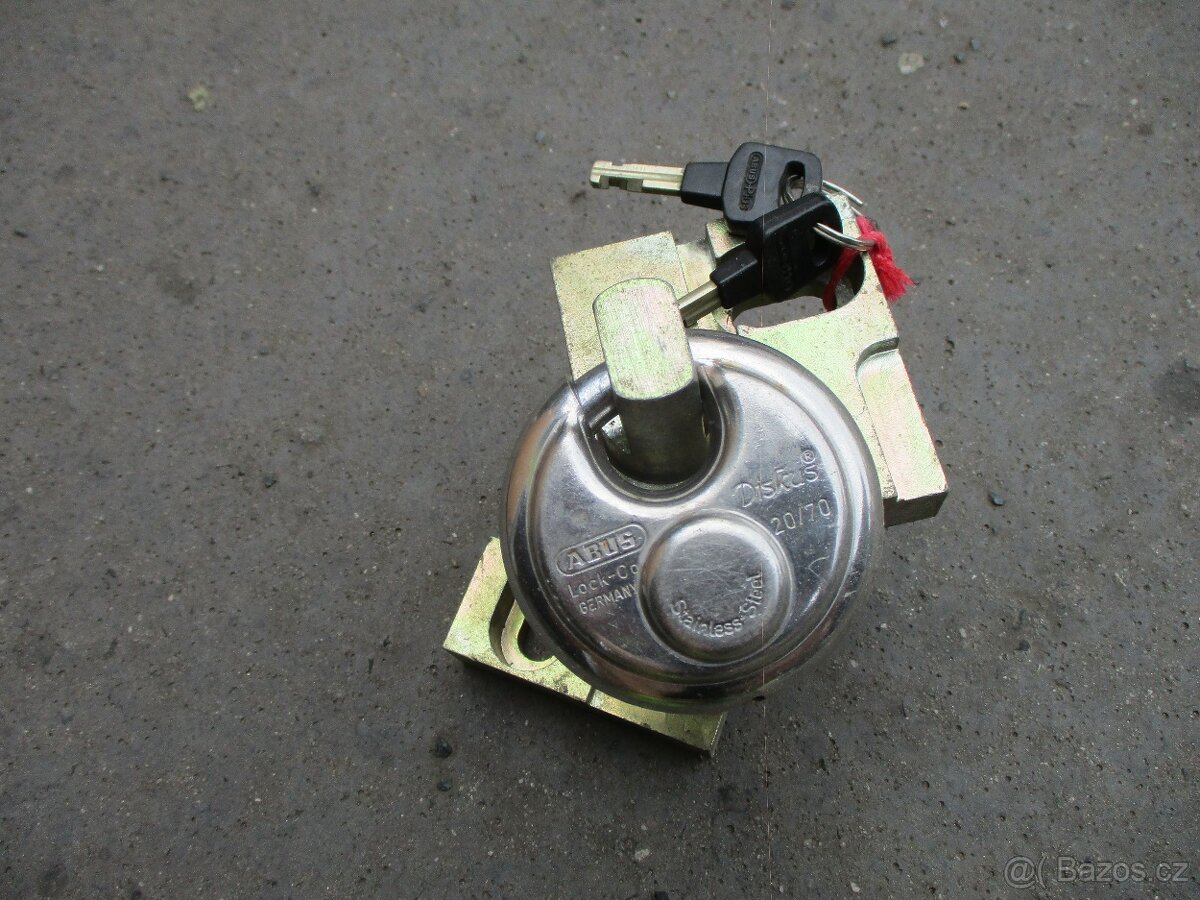 zámek na oj karavanu č. Z06 - 2