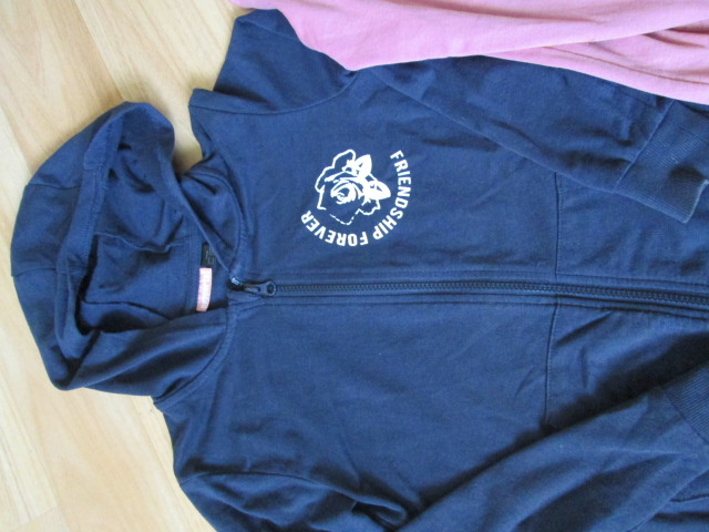 Mikiny 2ks slabé vel. 134/140 - 2