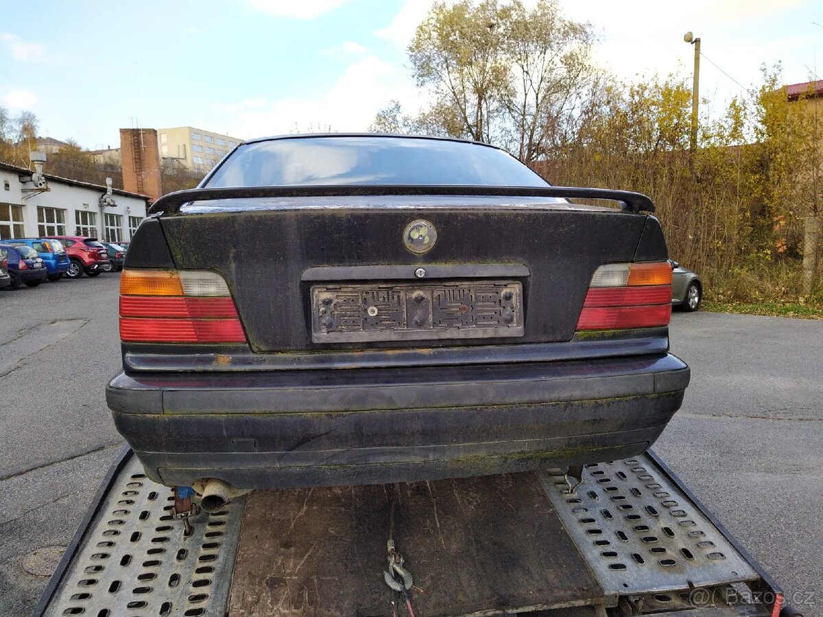 BMW E36 320i M50B20 - Sedan - Díly - 2