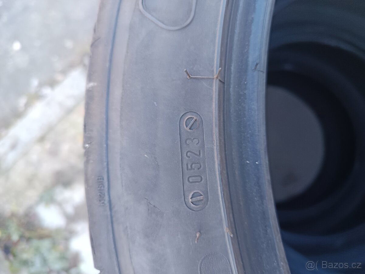 255/40 r19 letni pneu - 2