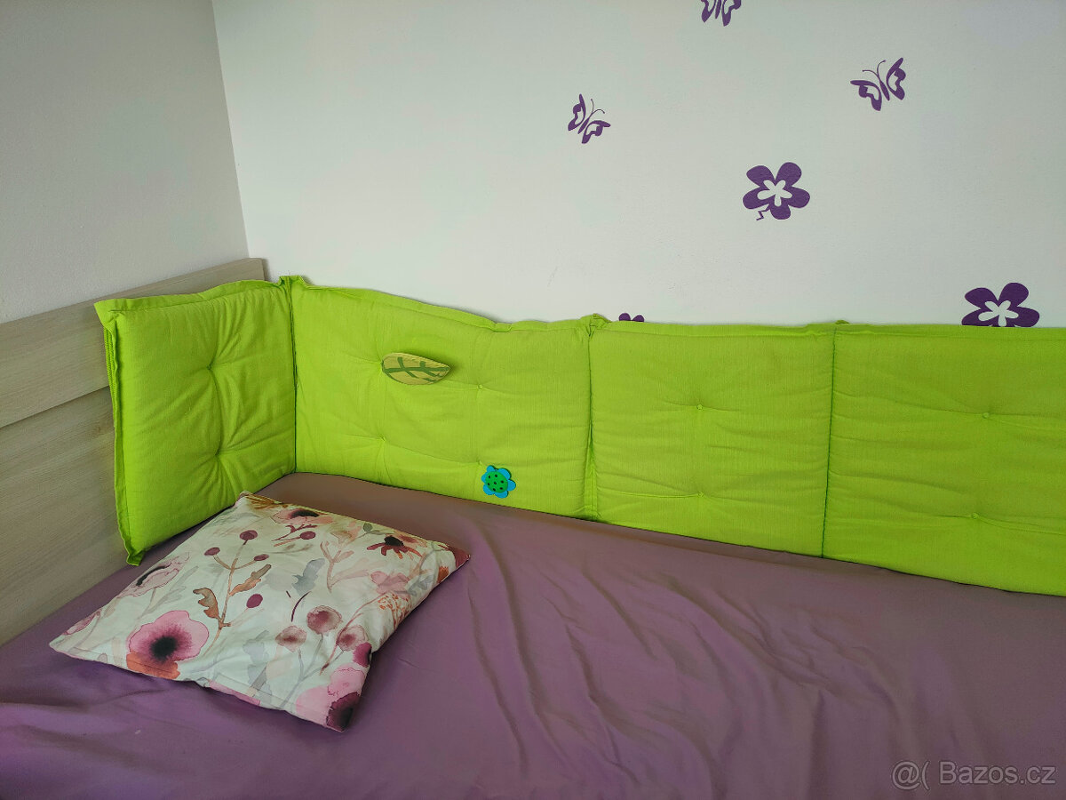 mantinel k posteli - 2