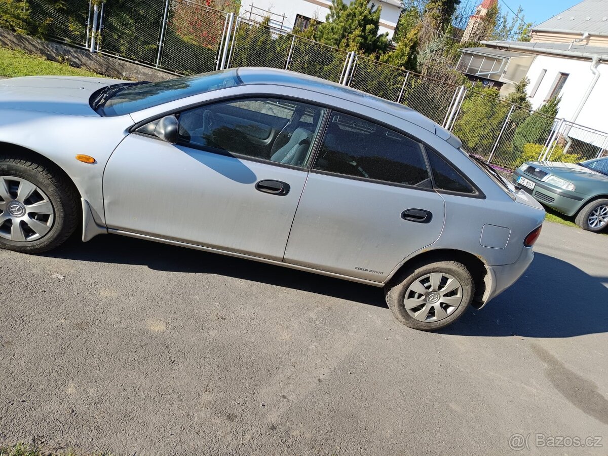 Mazda 323 F - 2