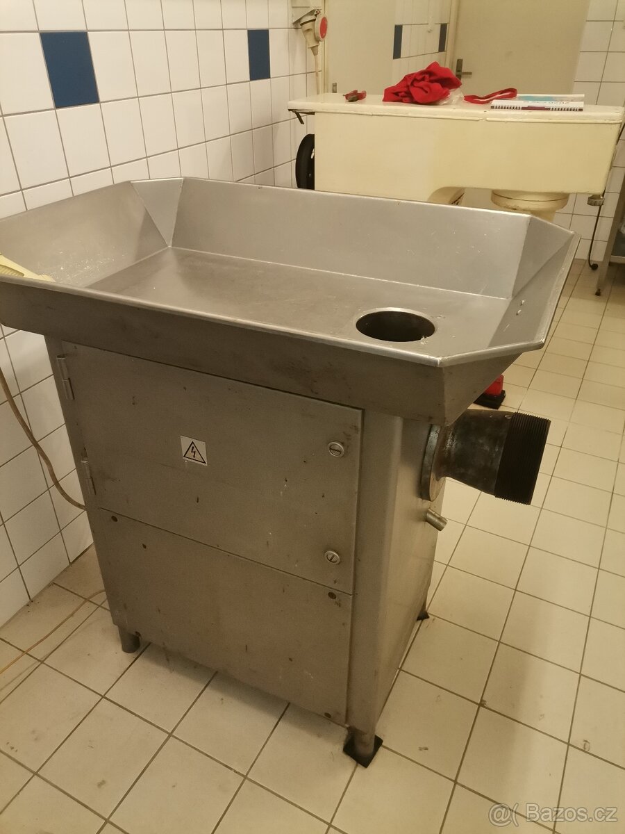řezačka masa - 2