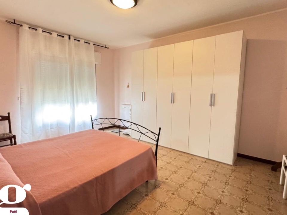 Prodej komfortního zař. bytu 4+1, 120 m2, Patti, Sicílie - 2