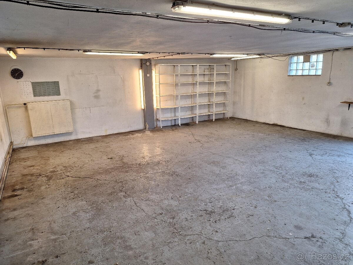 Pronájem skladu-garáže v Ostravě - 2