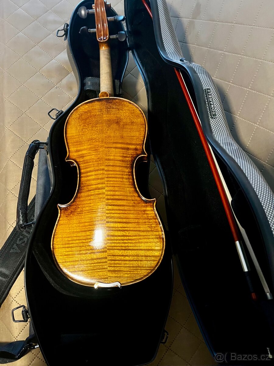 Dvoje celé housle na prodej - 2