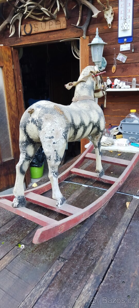Starý houpací kůň - 2