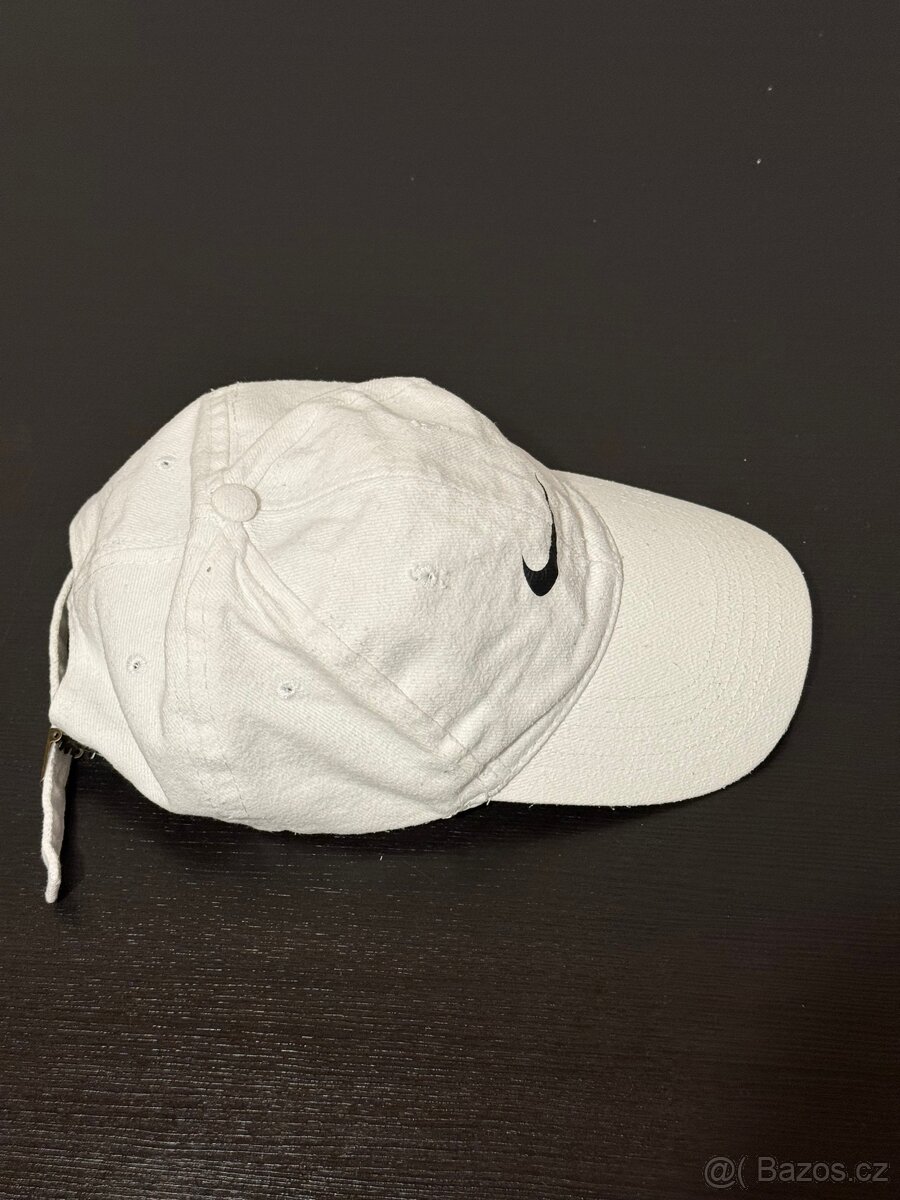 Bilá ksiltovka ve stylu Nike - 2