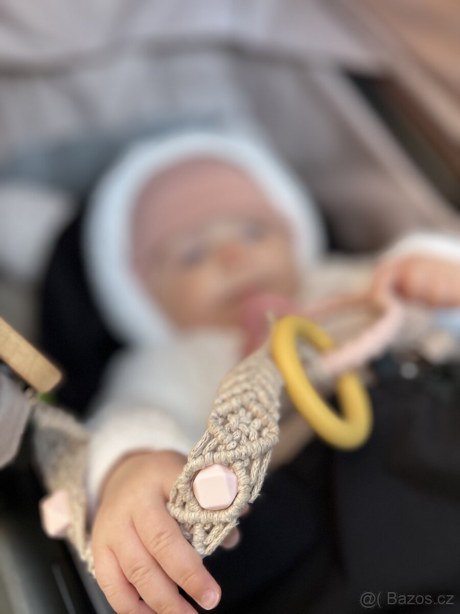 Ručně vyráběný klip na dudlík macramé - 2