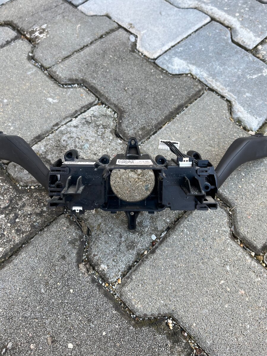 Páčka stěračů a blikačů Škoda Octavia 2 - 2