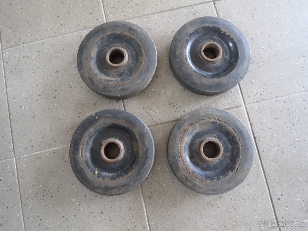 4 kolečka pr. 20 cm. - 2