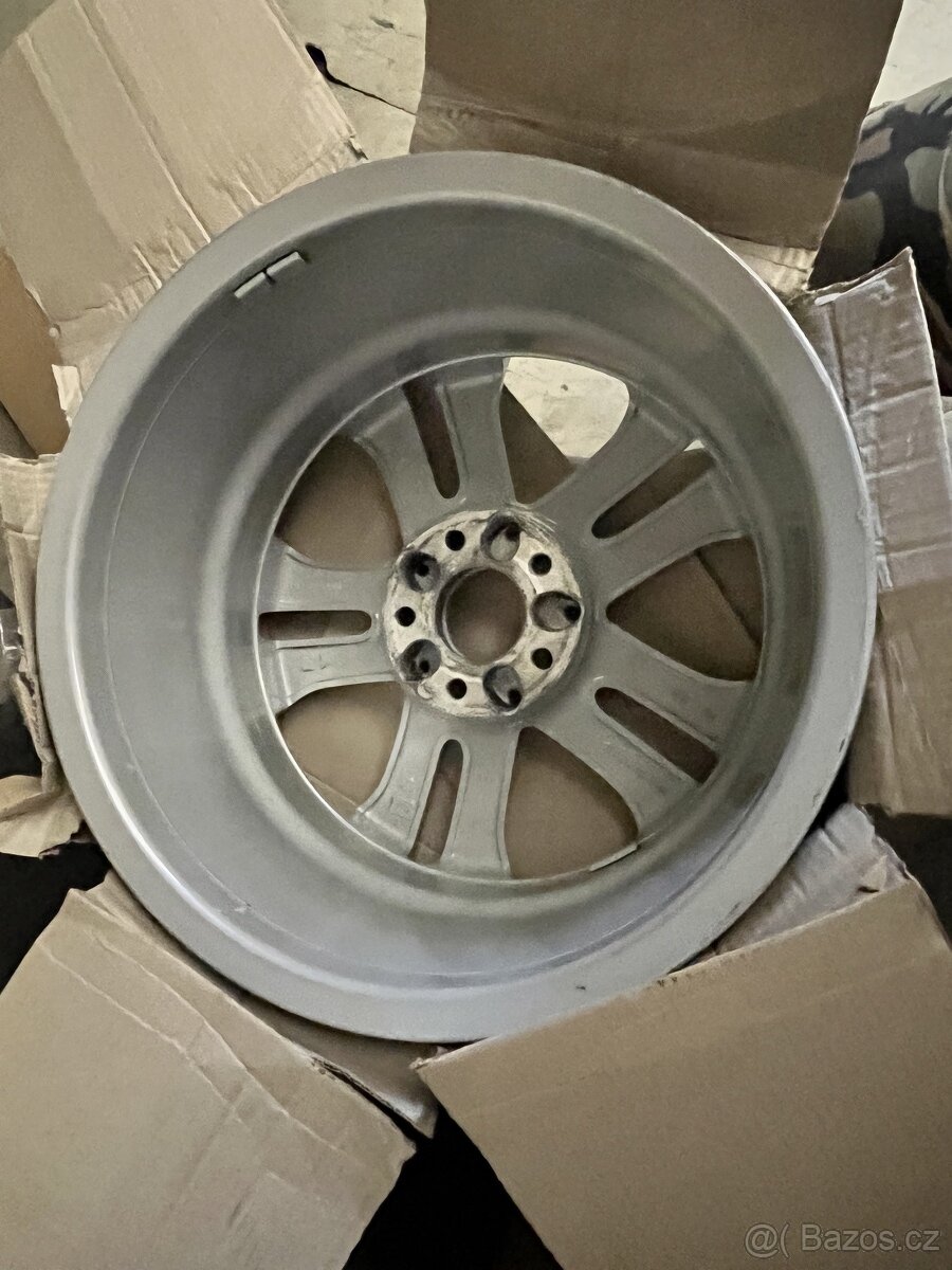 al kola sada Mercedes E 8J x17 H2 - 2