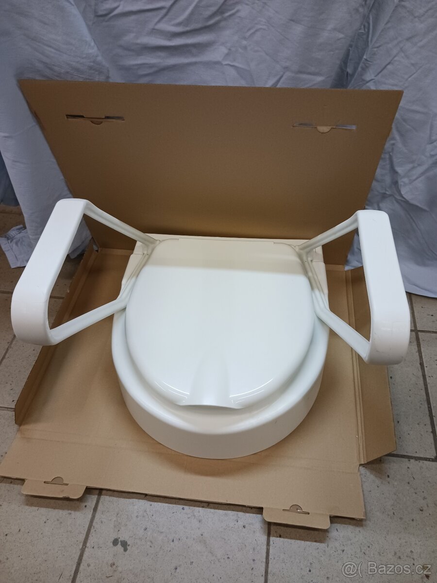 Vyvýšený nástavec na wc s madly - 2