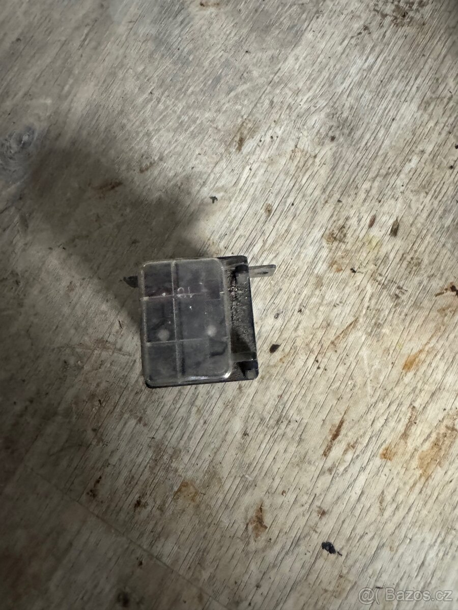 relé Mercedes 201 540 32 45 - 2