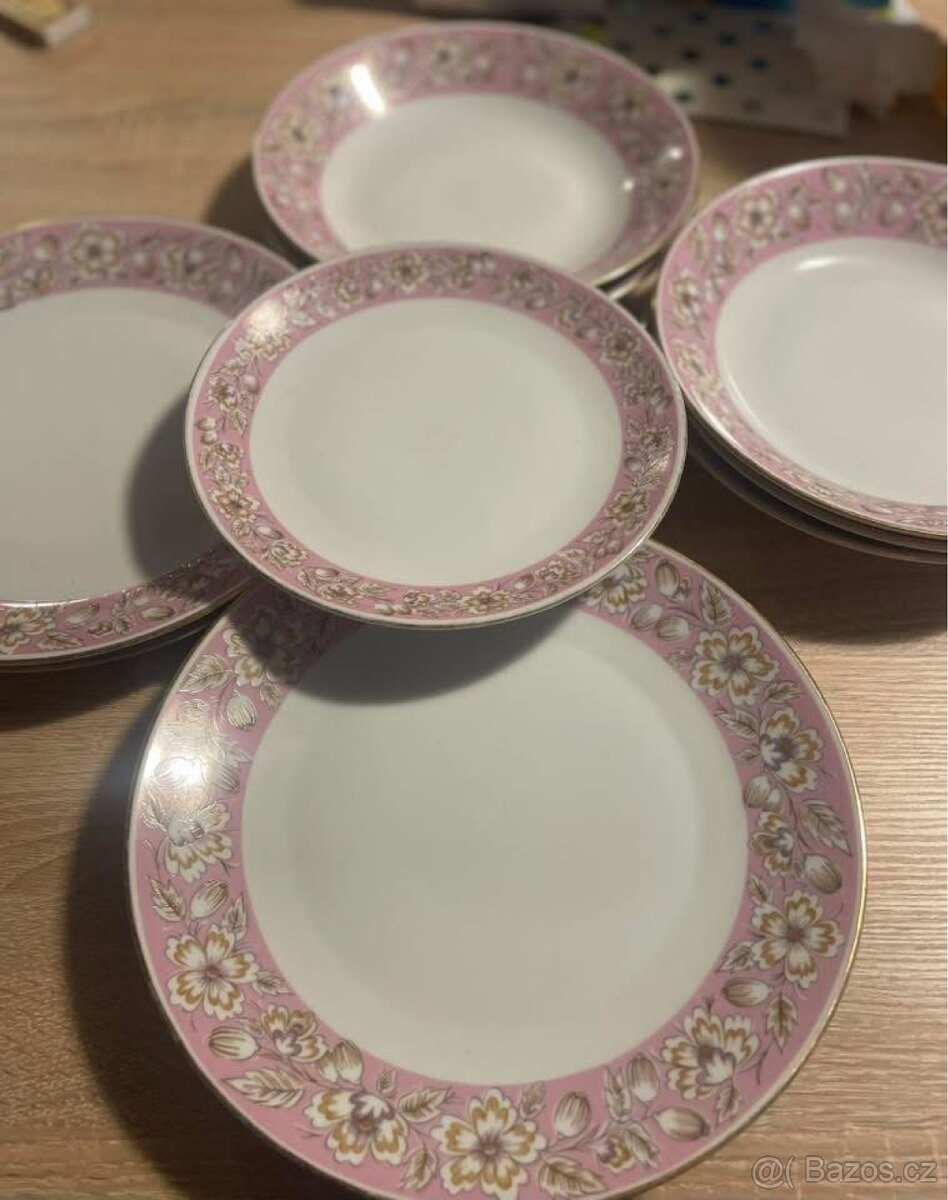 Sada - mix talířů - 2