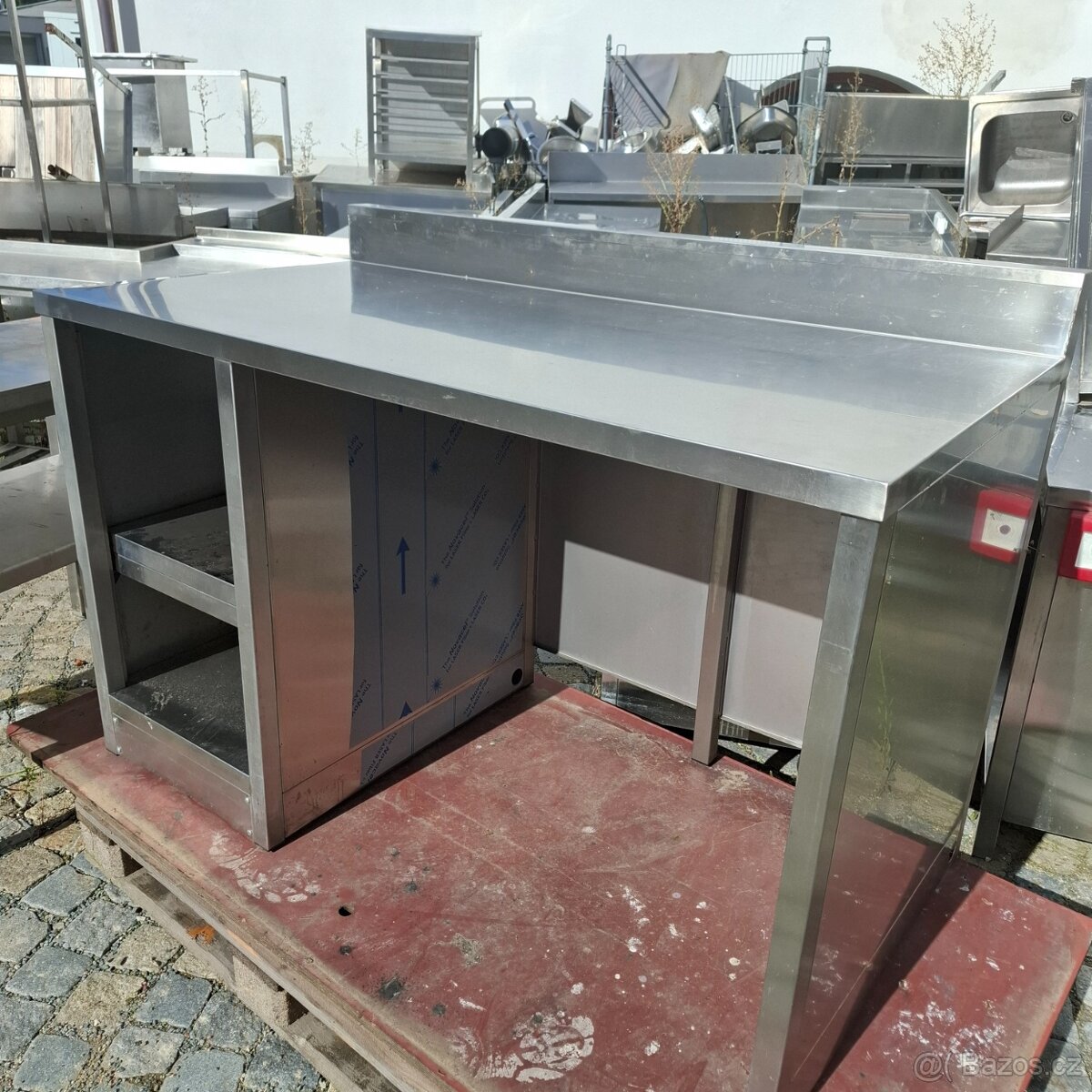 Nerezový stůl 4 - 2