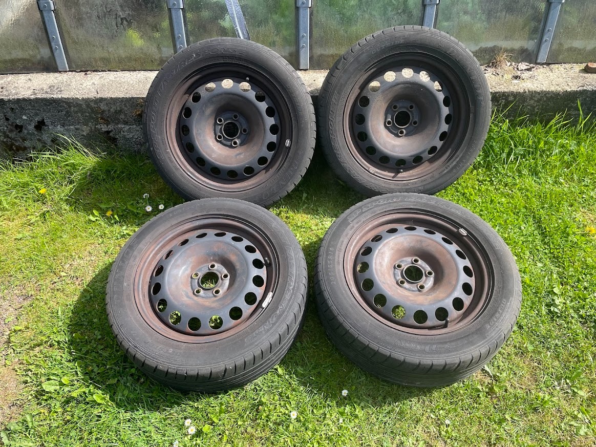 Letni pneu Dunlop 205/55/16 + disky - 2