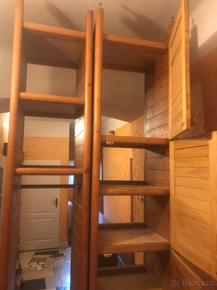 Šatní skříňka - 2