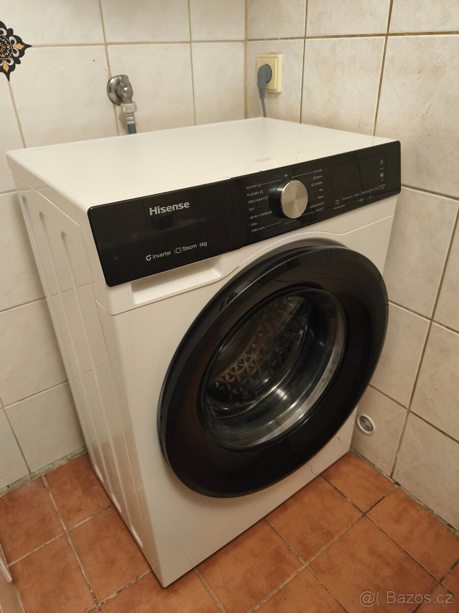 Úzká parní pračka HISENSE WF3S6021BW - 2