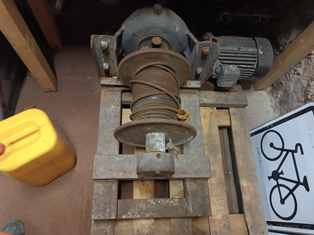 Stavební vrátek - 2