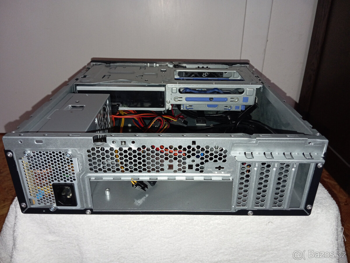 PC - skříň: Chieftec CS-12B-300 černá + zdroj 250W - 2