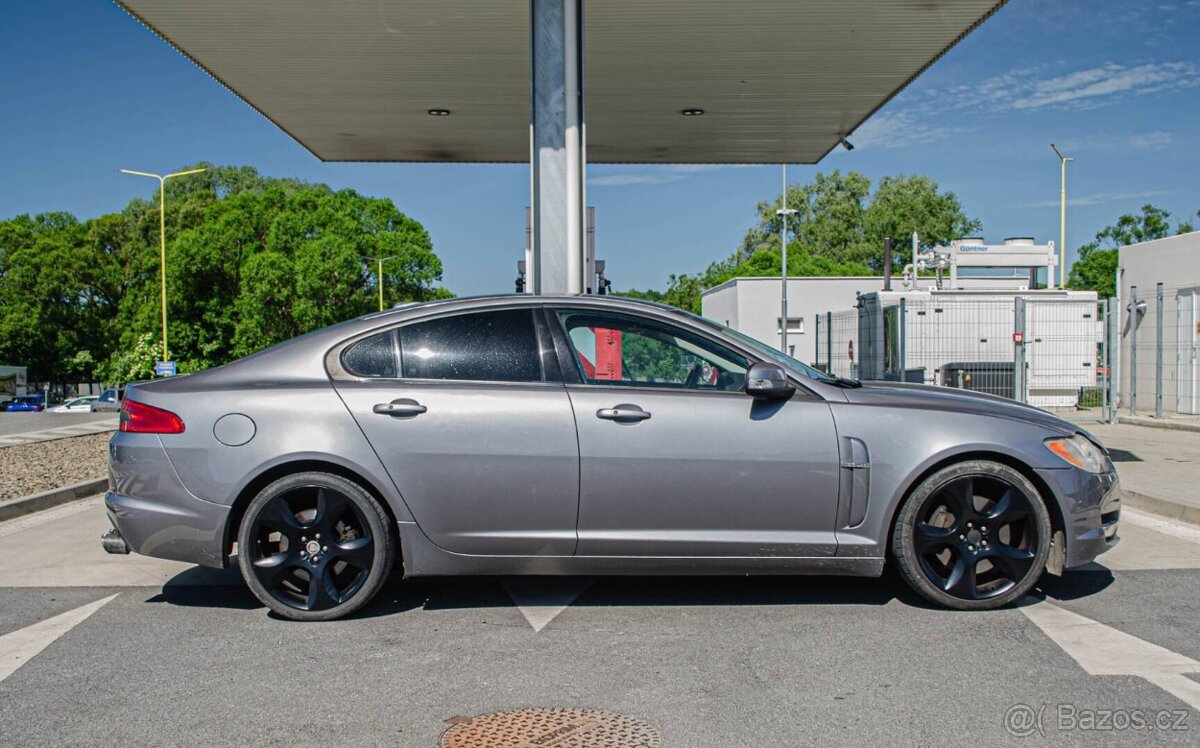 Jaguar XF 4.2 SV8 306kw - 2