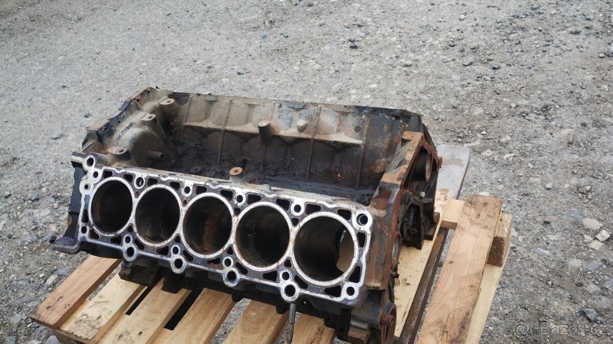 Blok motoru V10 - 2
