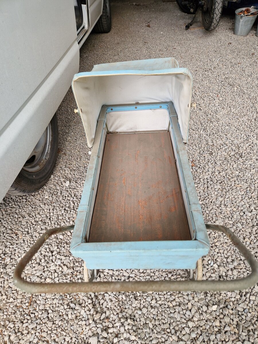 Retro kočárek pro panenky - 2