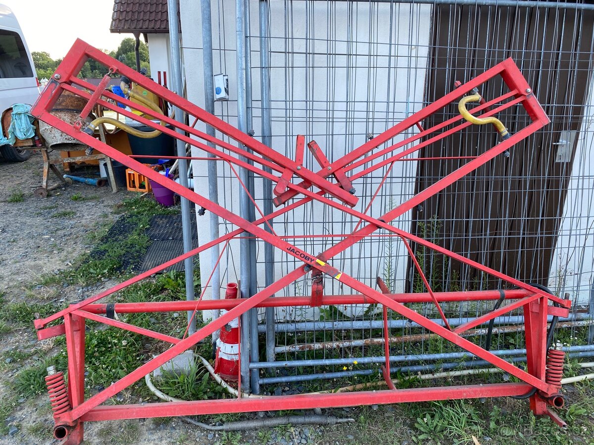 Postřikovač na pole - zásobník 400 litru - 2