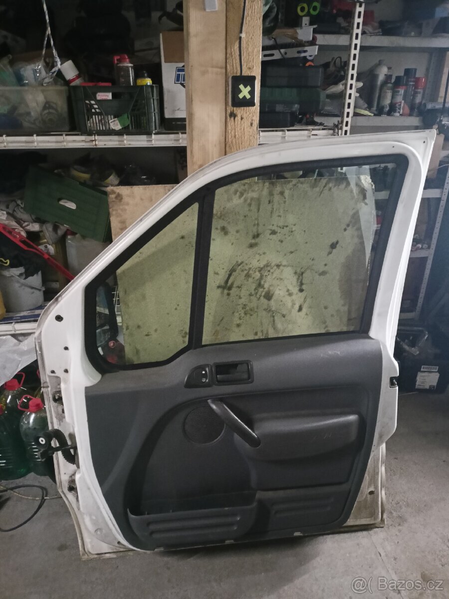 Přední dveře Ford connect - 2