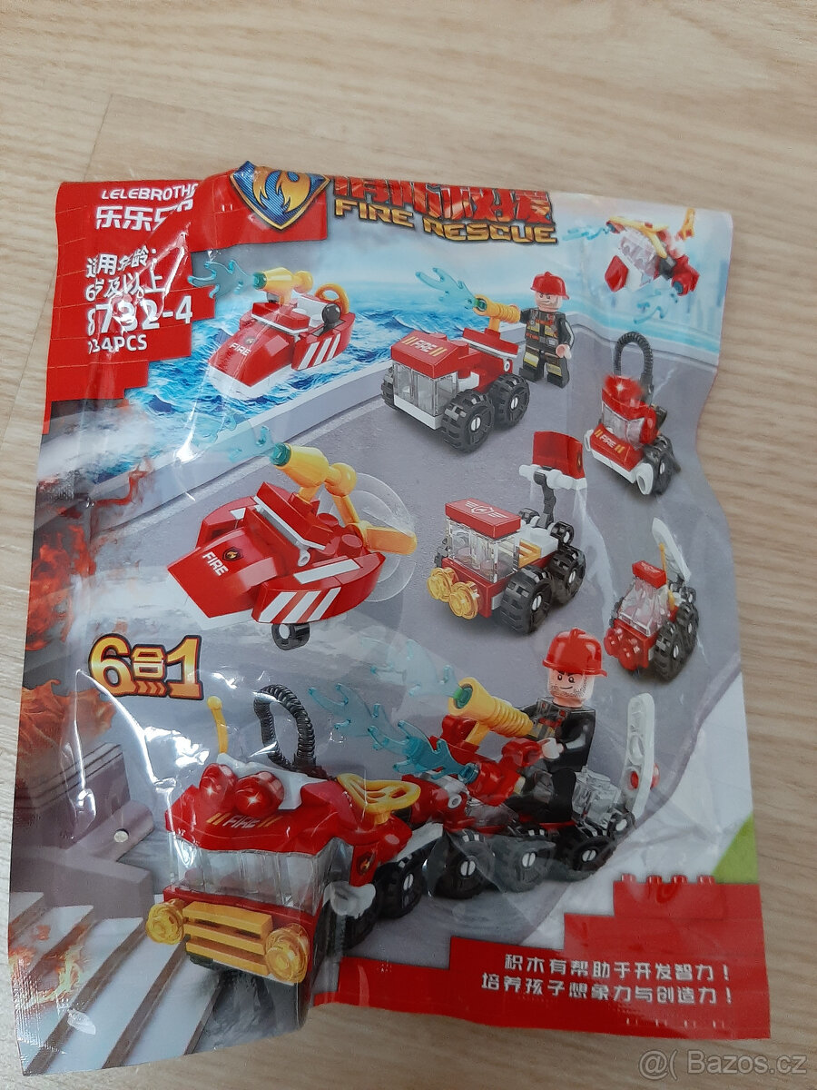 Stavebnice typu Lego, plyšáci, puzzle, panenky, nářadí - 2