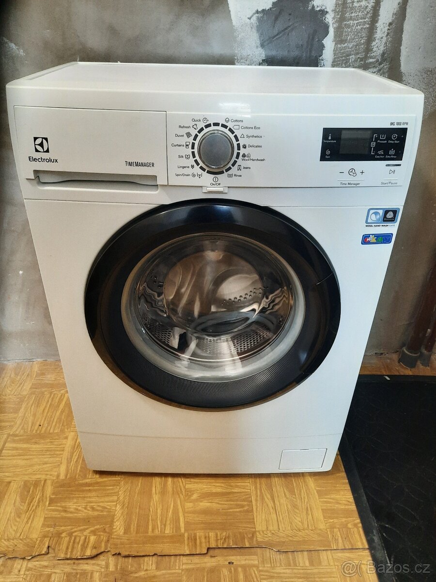 Pracka slim ----mohu dovézt - 2