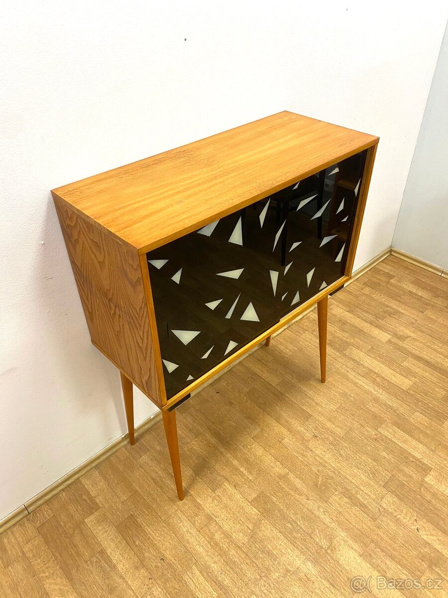 Komoda retro 60. léta Brusel —: - 2