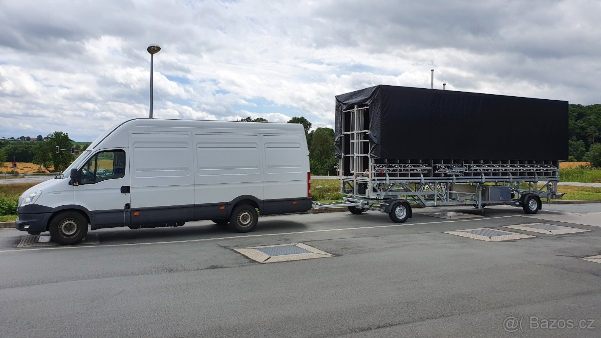 Mobilní pódium 8x6, 7x6, 7x4,5m - 2