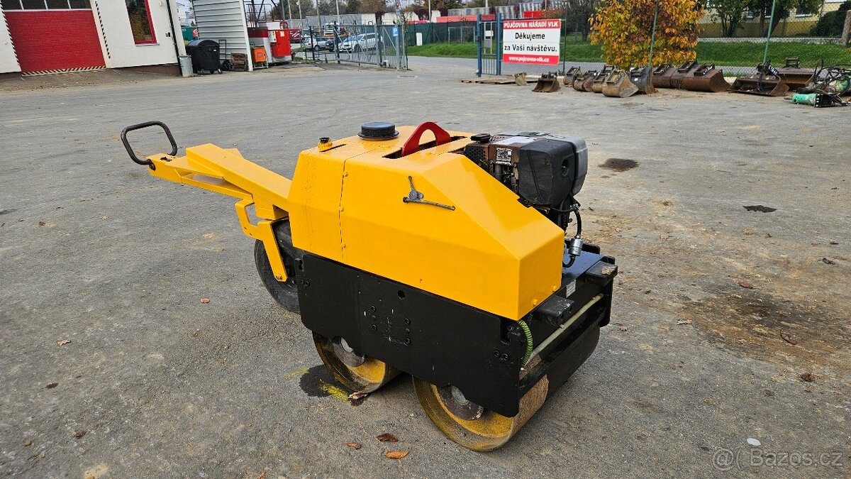 Prodám Vibrační válec 1000Kg ručně vedený - 2