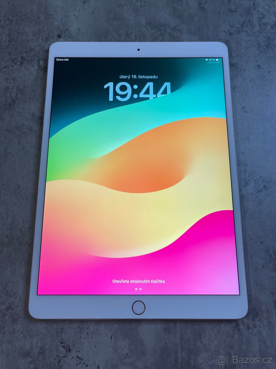 iPad Pro 10.5” 512 GB Cellular + Apple Pencil + Klávesnice - 2