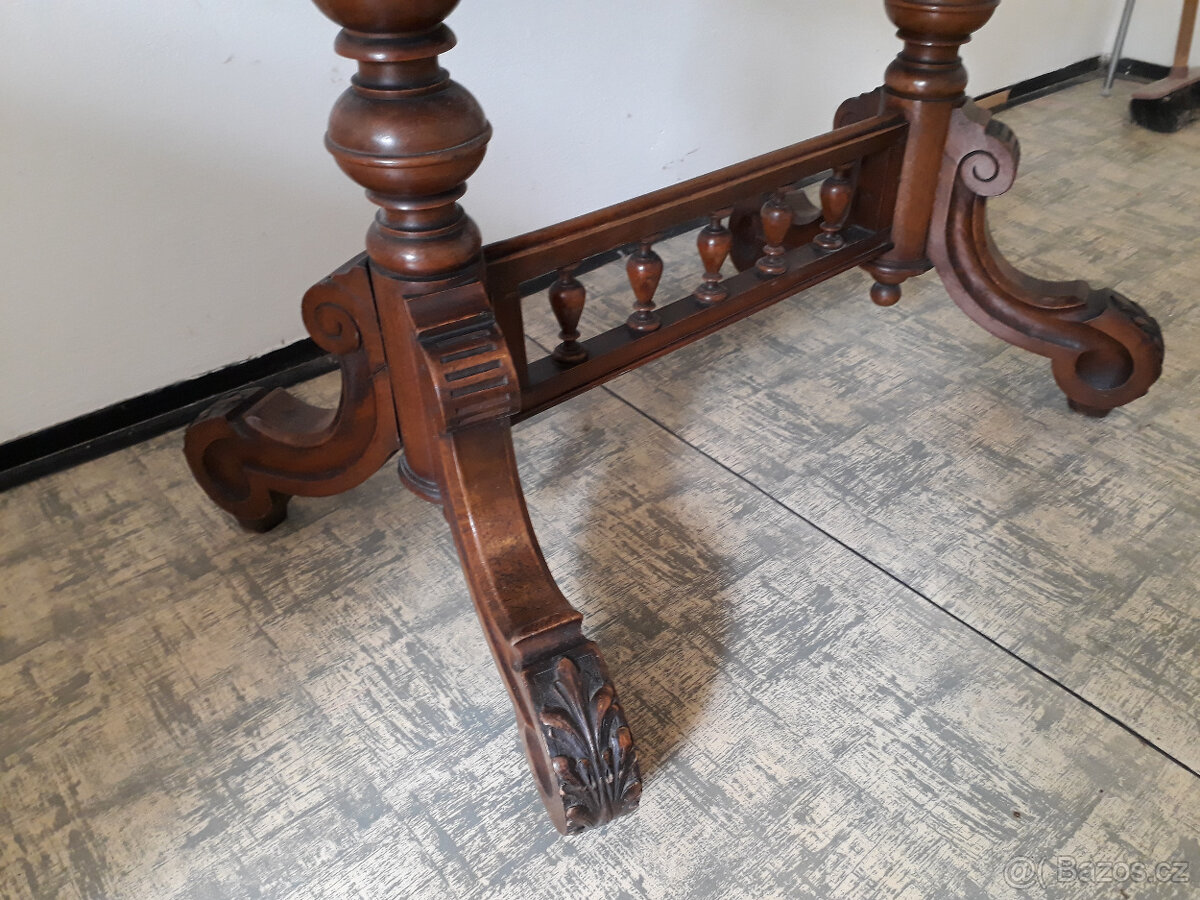 Starožitný secesní stolek - 2