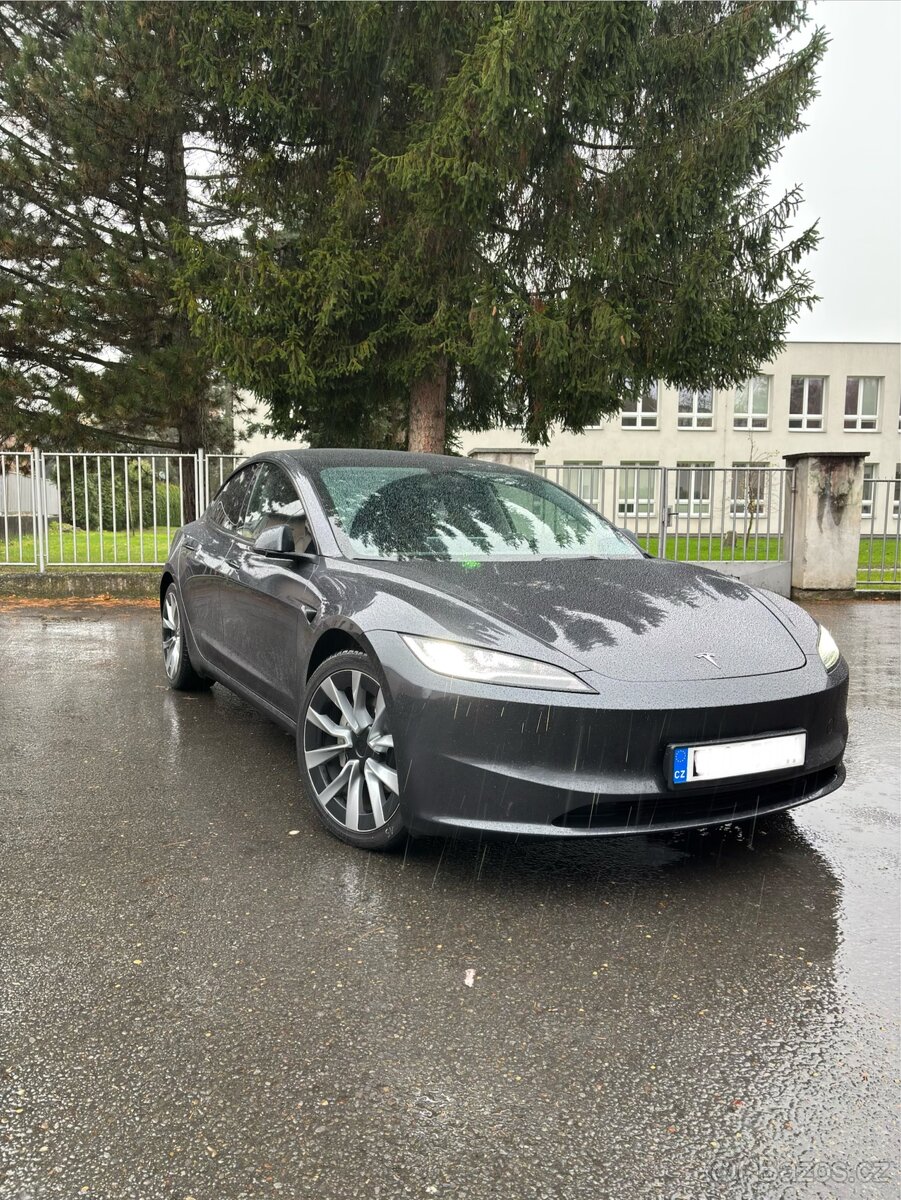 Tesla model 3 Long Range NABÍJENI ZADARMO - 2