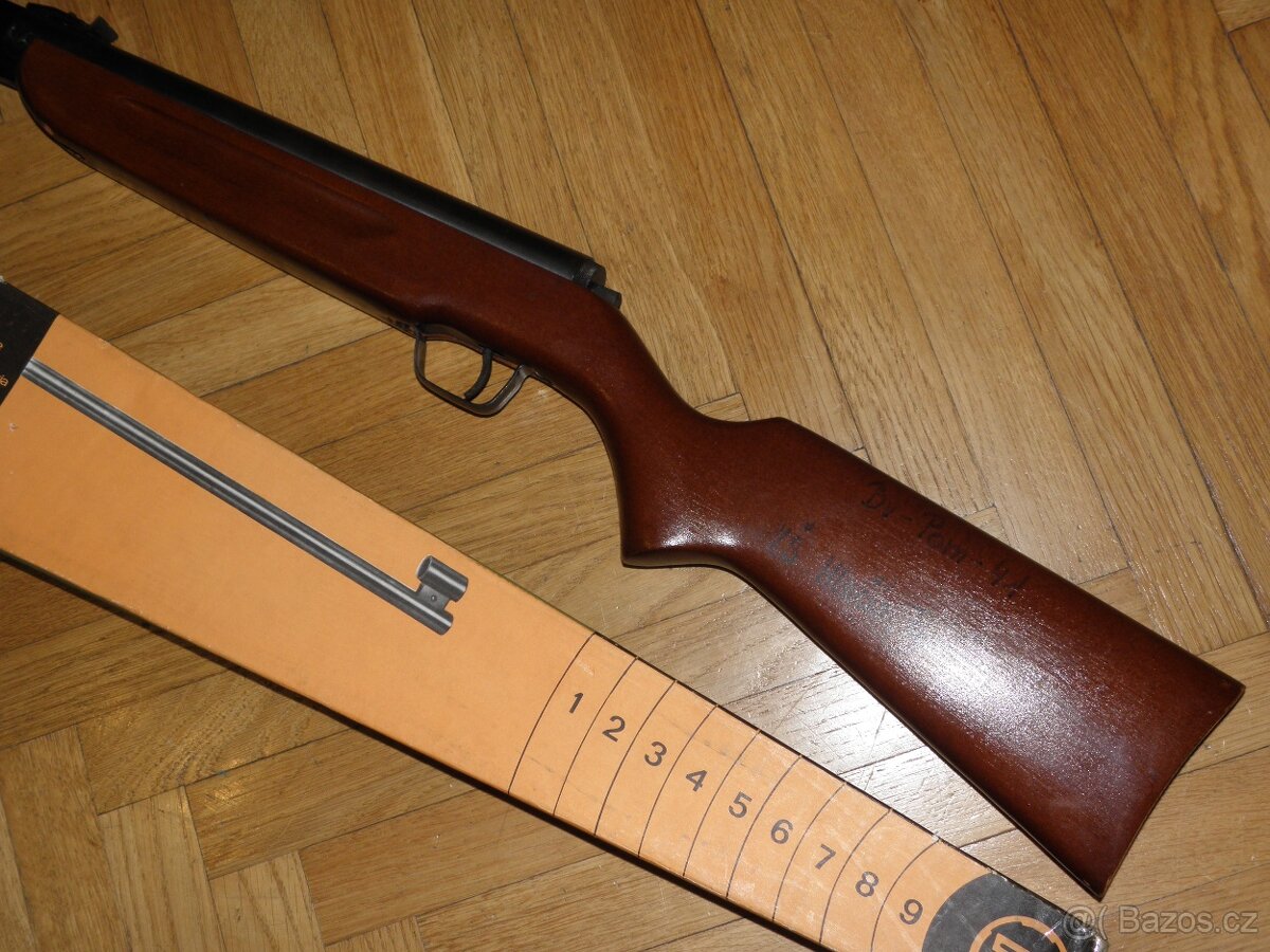 Vzduchovka Slavia 630 s původní krabicí, rok výr. 1986 - 2