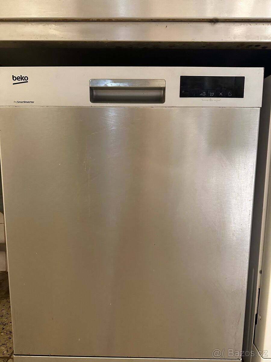 Šedá myčka BEKO ( nefunkční ) - 2
