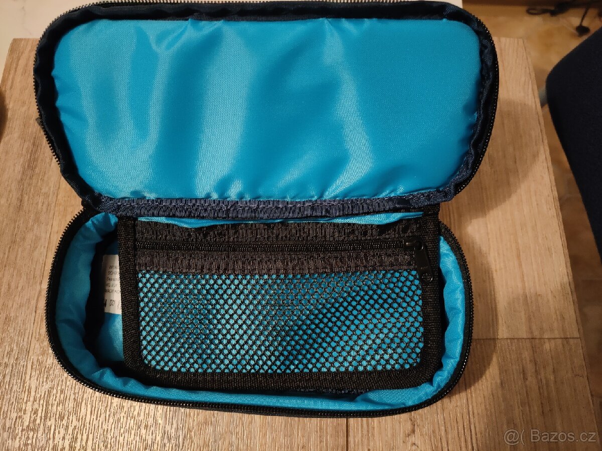 Školní penál, pouzdro. - 2