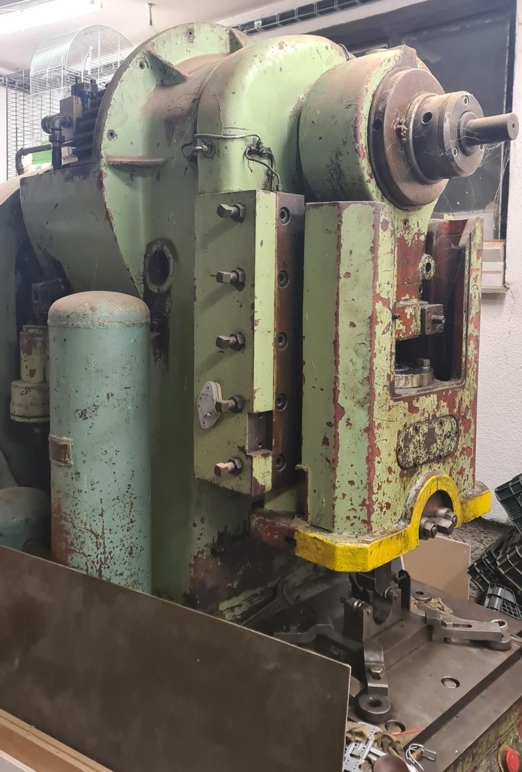 Excentrický lis LE 160 - 2