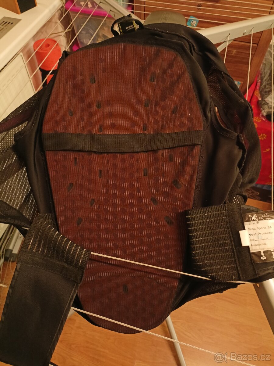 Chránič páteře Scott - 2